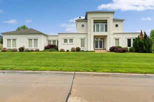 Building Photo - 2308 Kenneth Dr