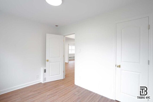 Building Photo - 4 bedroom in BROOKLYN NY 11214