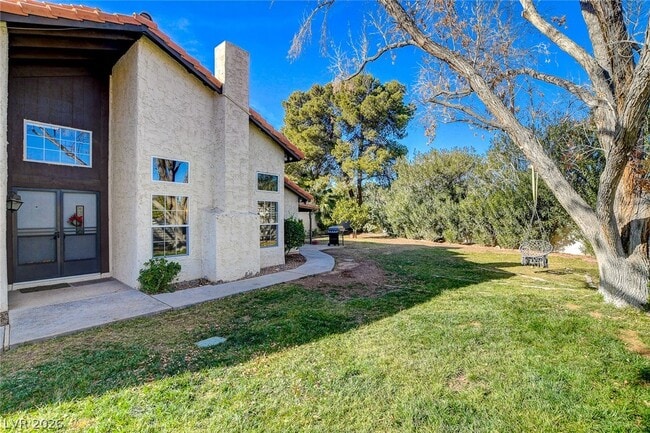 Building Photo - 2408 El Cortez Ave