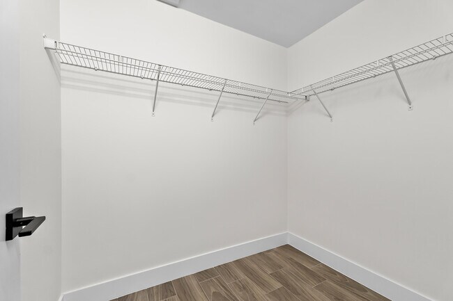 Building Photo - 3003 SE Fairmont St