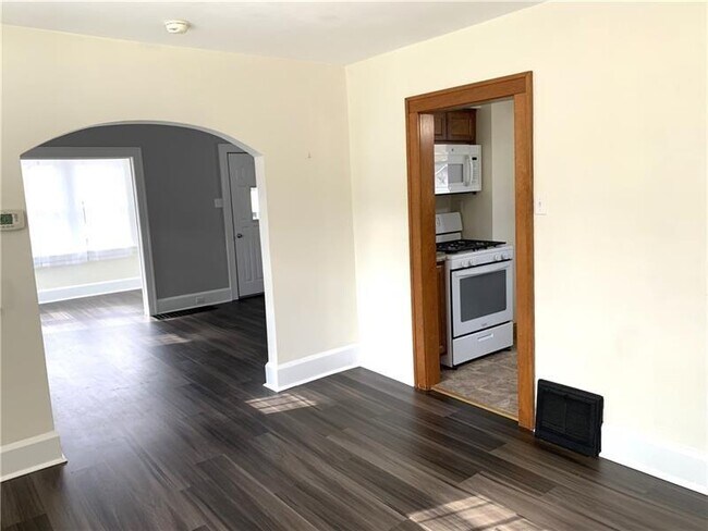 Building Photo - 3506 8th Ave