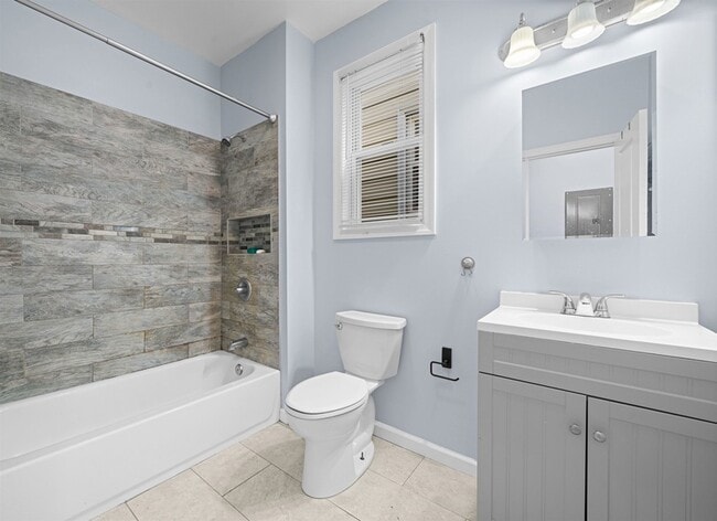 Building Photo - 83 Hobart Ave