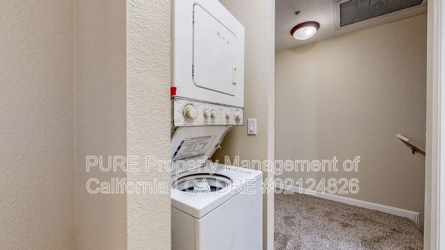 Building Photo - 110 5th St