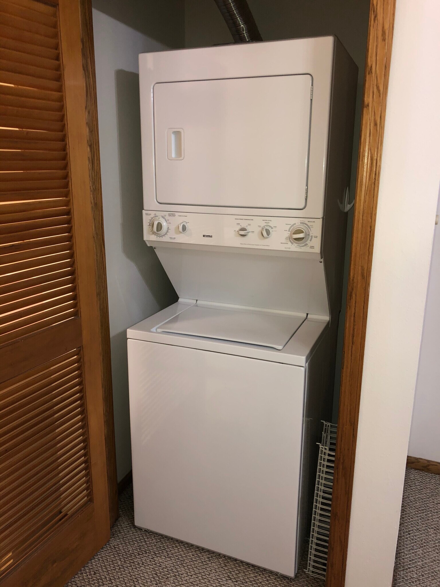 Building Photo - 1929 Victory St