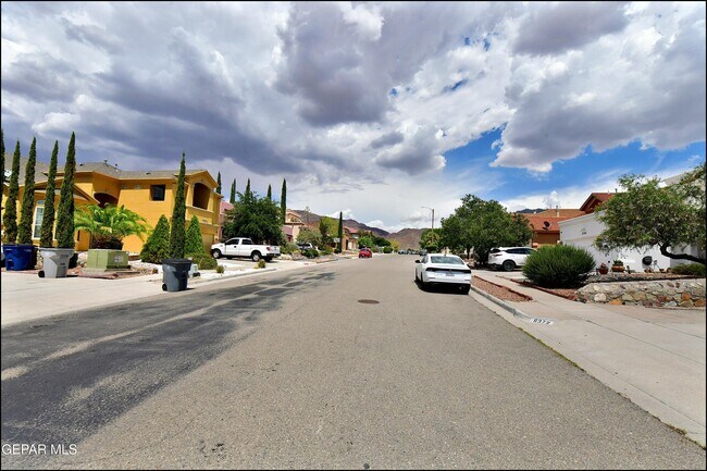 Building Photo - 6372 Franklin Ridge Dr