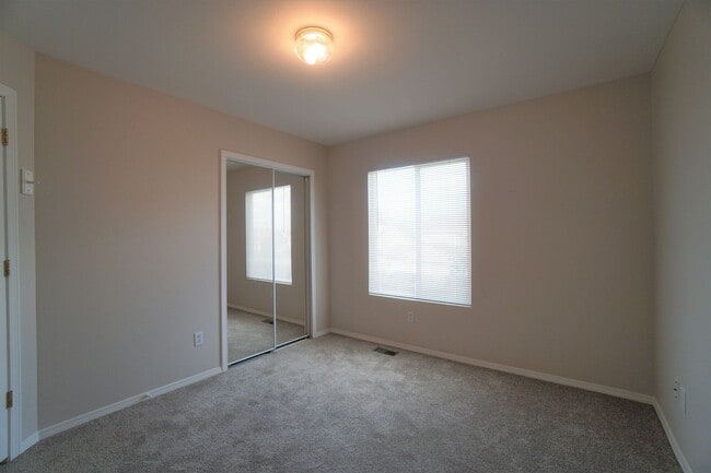 Building Photo - 3430 MacGregor Dr