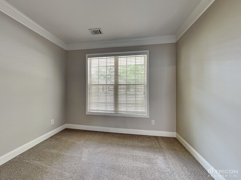 Building Photo - 632 Talon View Ct