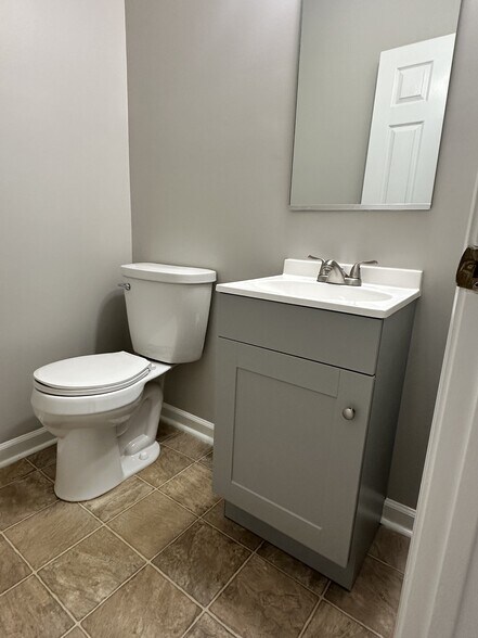 Building Photo - 8017 Hill-N-Dale Dr