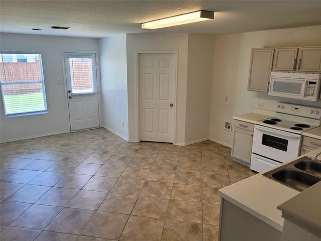 Building Photo - 12632 Kingsgate Dr