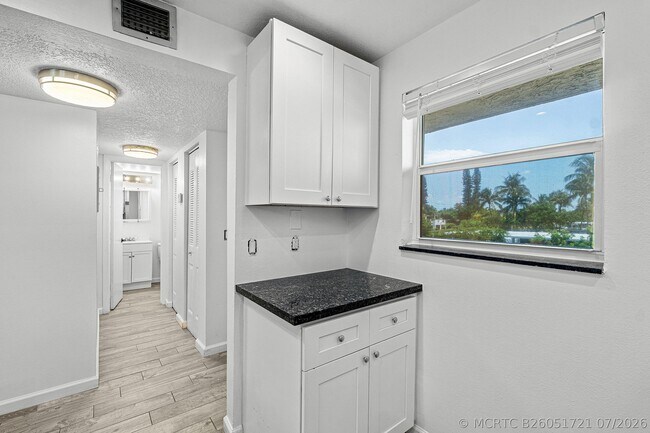Building Photo - 2929 S Ocean Blvd