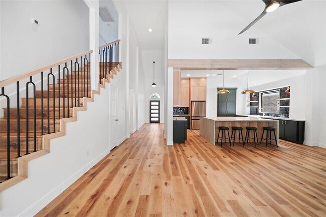 Building Photo - 6818 Amber Pine Ct