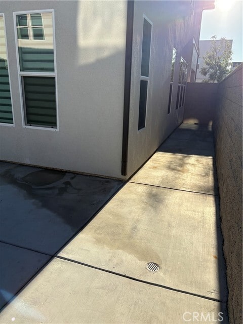 Building Photo - 160 Longden