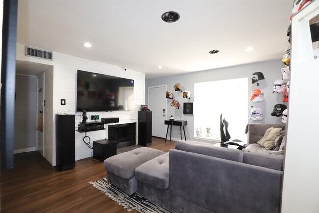 Building Photo - 2103 Place Rebecca Ln
