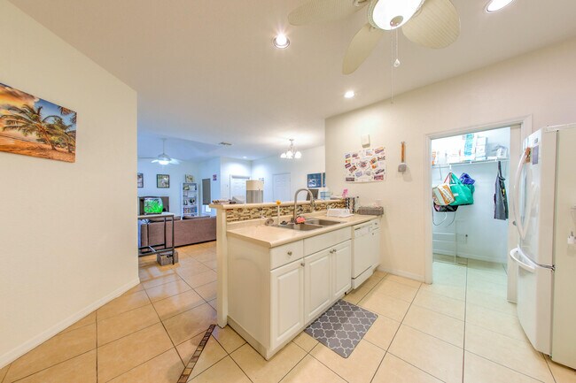 Building Photo - 1829 Sandhill Crane Dr