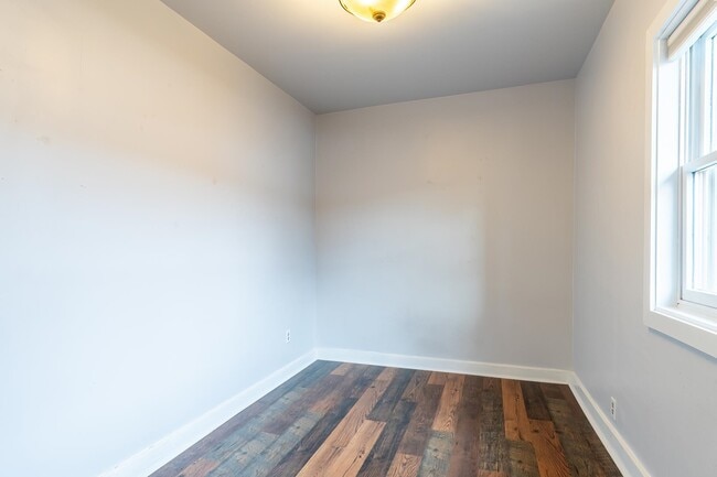 Building Photo - 1020 W Wayne St