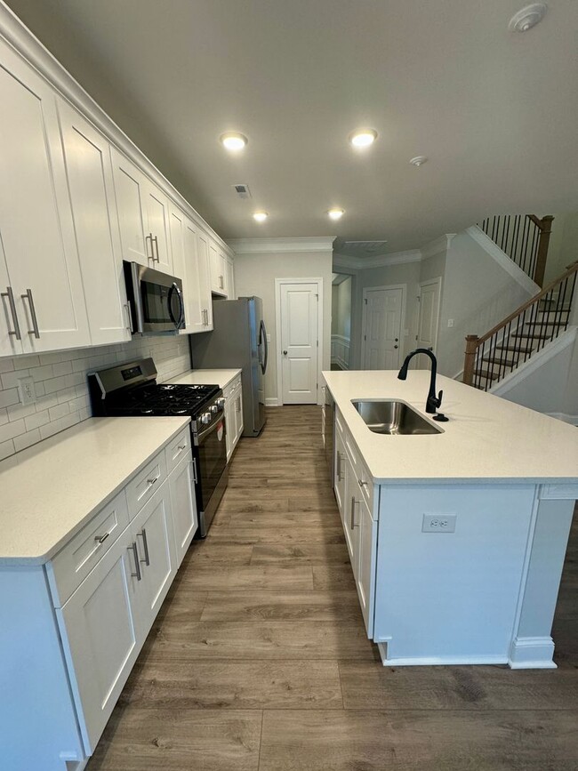 Building Photo - New Construction, 3BR/2.5 Bath Townhouse i...