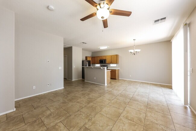 Building Photo - 1222 E Grove St