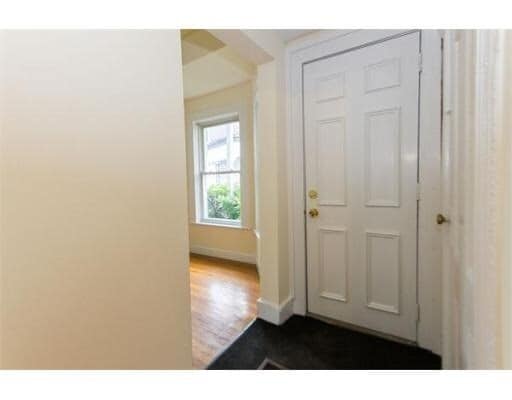 Building Photo - 31 Eastburn St