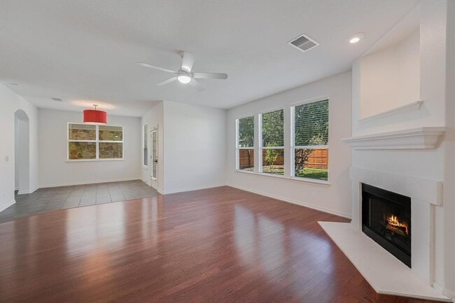 Building Photo - 9316 Bavaria Ln