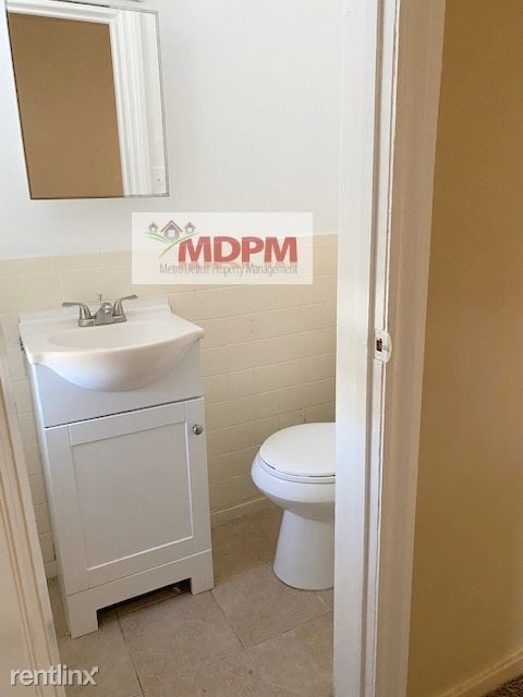 Building Photo - 4 br, 1.5 bath House - 5064 Marseilles St