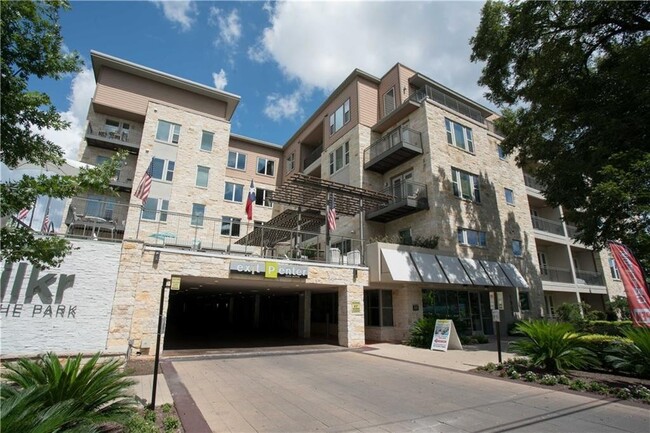 Building Photo - Amazing 1/1 Condo in Barton Springs. Beaut...