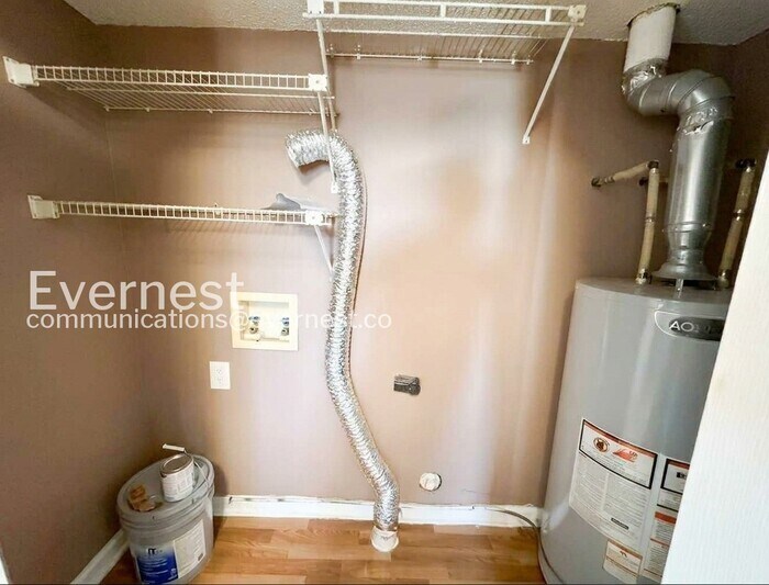 Building Photo - 2543 Hampstead Dr