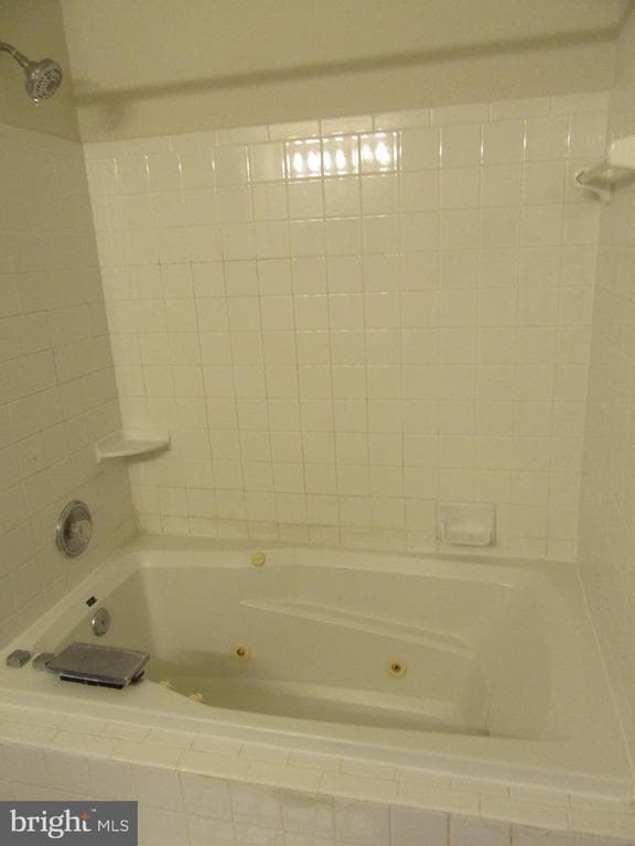 Building Photo - 11006 Koman Cir