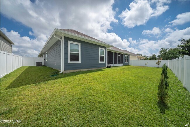 Building Photo - 145 Martingale Lp
