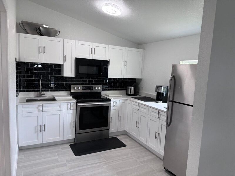 Building Photo - 3921 S 70th St
