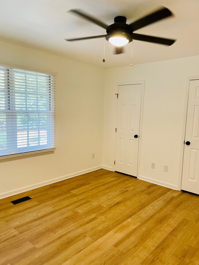 Building Photo - 122 Winners Cir