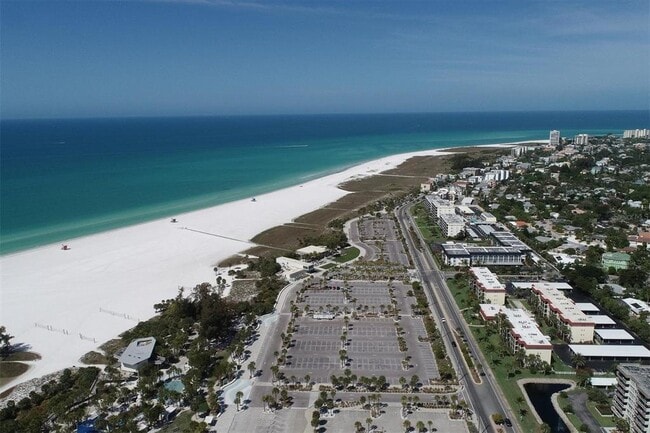 Building Photo - 8657 Palmer Park Cir