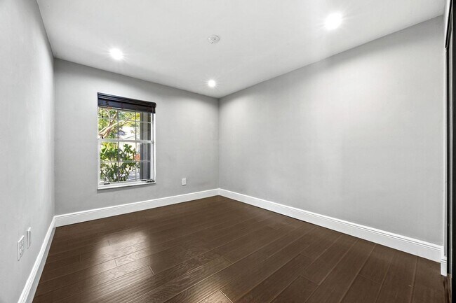 Building Photo - 11110 SW 9th Pl