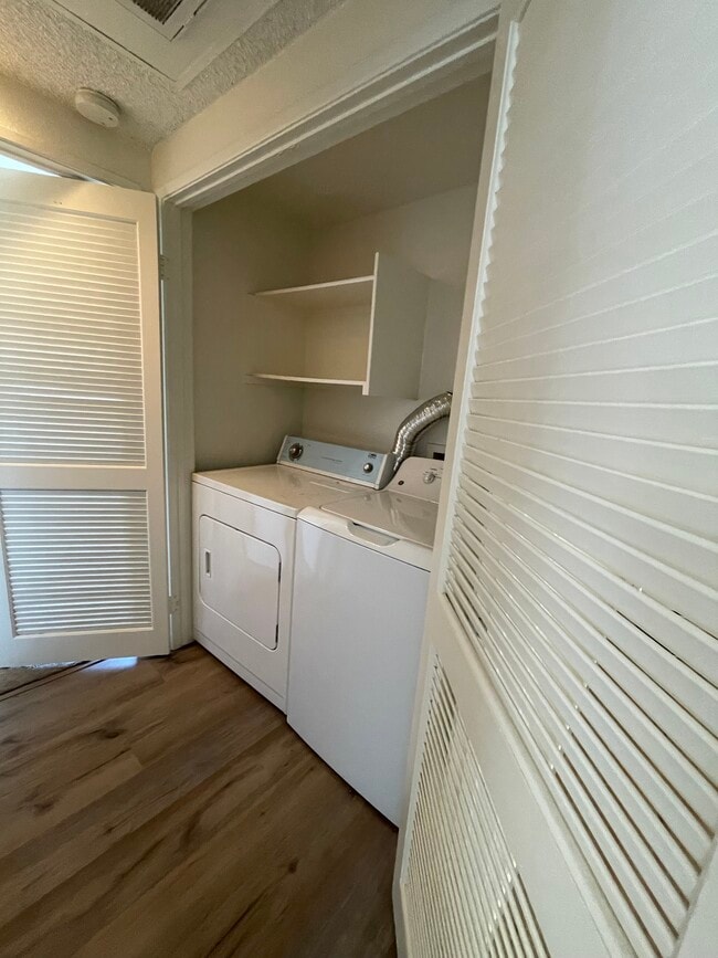 In unit washer and dryer - 4151 Udall St