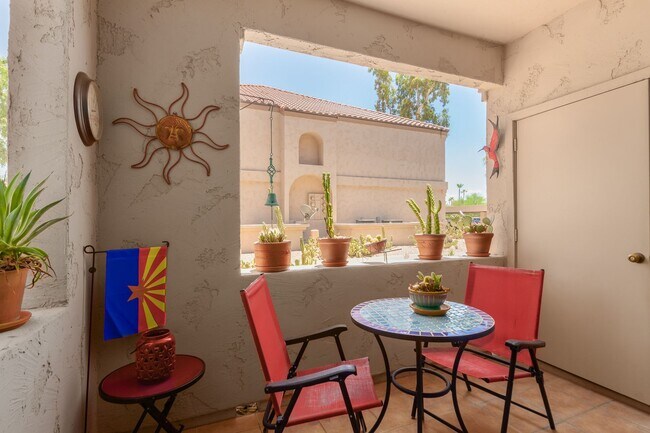 Building Photo - Two bedroom condo