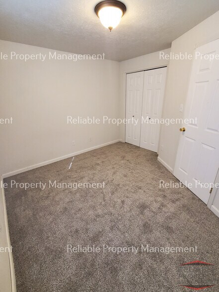 Building Photo - 4440 E Ladino Dr
