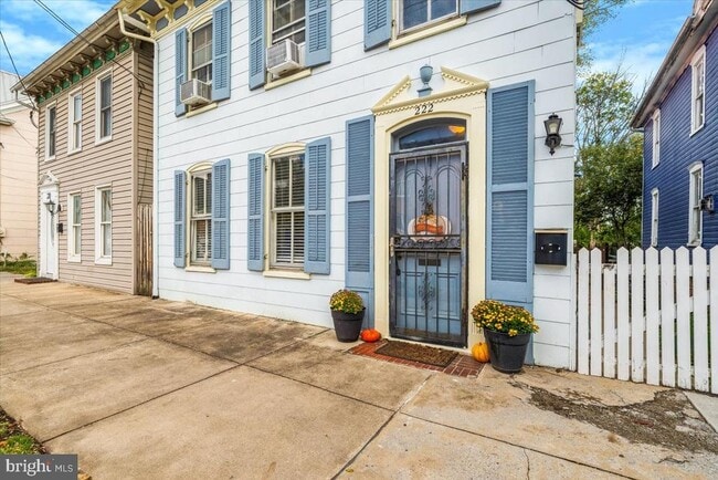 Primary Photo - 222 S Raleigh St