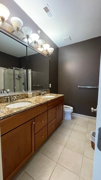 Building Photo - 203 Governors Ct