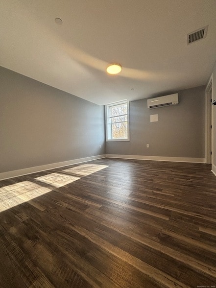 Building Photo - 303 Norwich-New London Turnpike