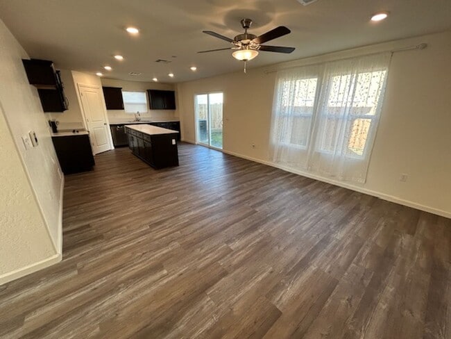 Building Photo - *** MOVE IN SPECIAL - $300.00 OFF FIRST MONTHS RENT***