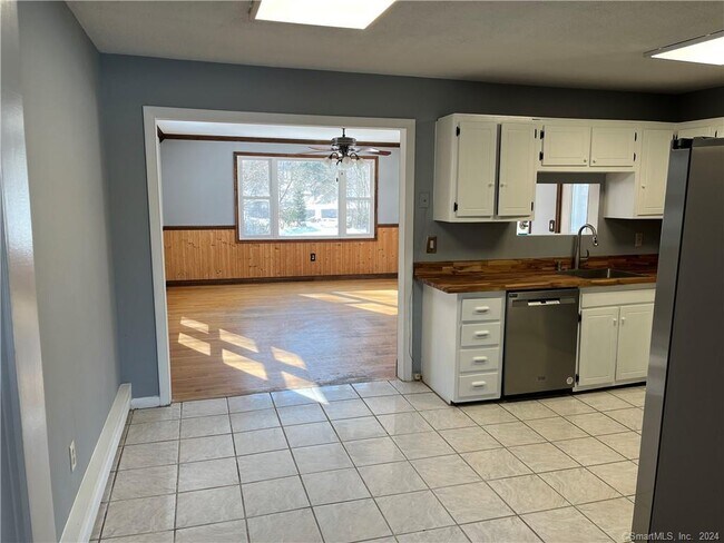 Building Photo - 117 Milwaukee Ave