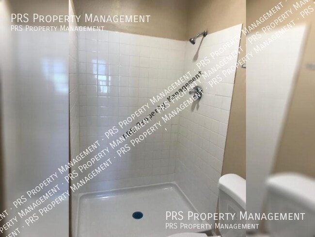 Building Photo - 512 W Malibu Dr