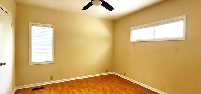 Building Photo - Spacious & Charming 2-Bed/2-Bath Home – Wa...