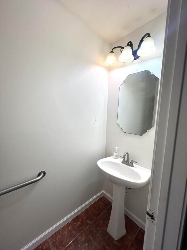 Building Photo - 19514 Azalea Valley Dr