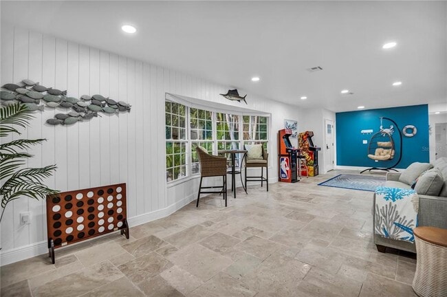 Building Photo - 31 Lands End Ln