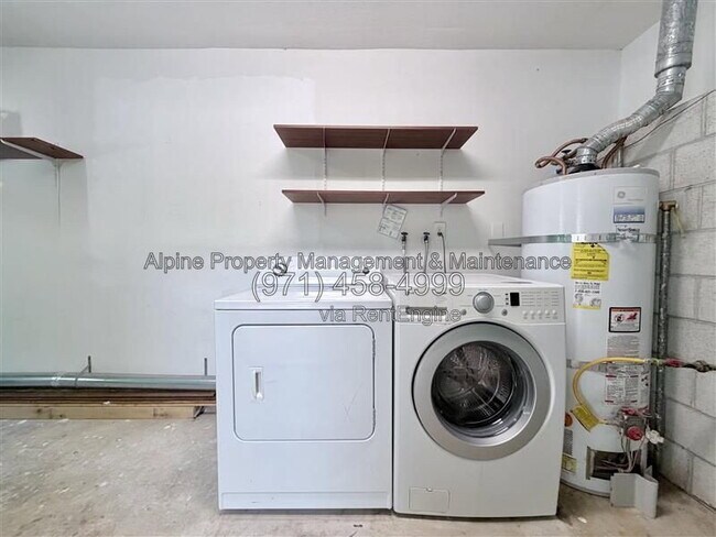 Building Photo - 4670 SW 160th Ave