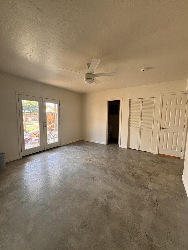 Building Photo - 2718 N Greenfield Rd