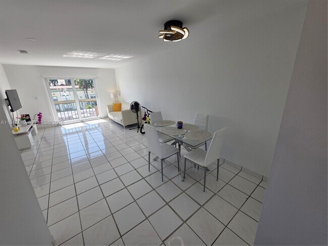 Building Photo - 1612 Jefferson Ave