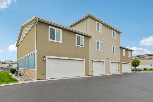 Building Photo - 734 E 500 S