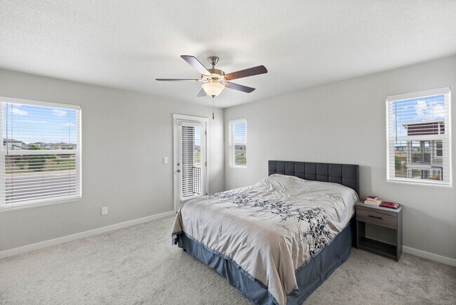 Building Photo - Modern 4BD/3BA Home with Covered Balcony &...