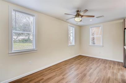 Building Photo - "Cozy 1-Bed Oasis in Titusville: Perfect Comfort on Main Street!"